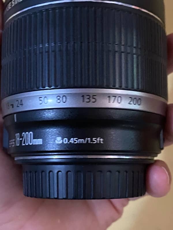 Canon 18-200mm image stablizer lens in new condition 3