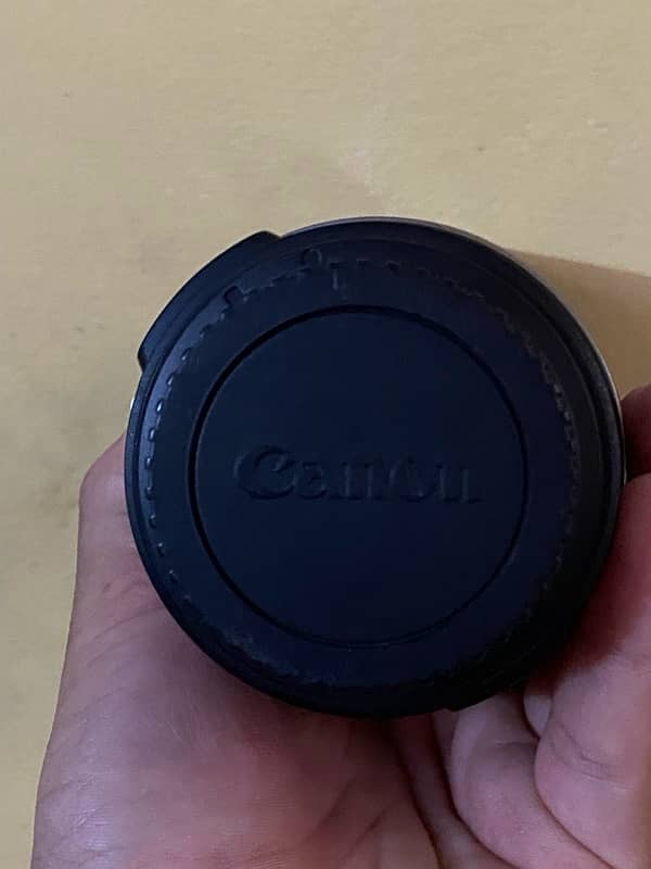 Canon 18-200mm image stablizer lens in new condition 6