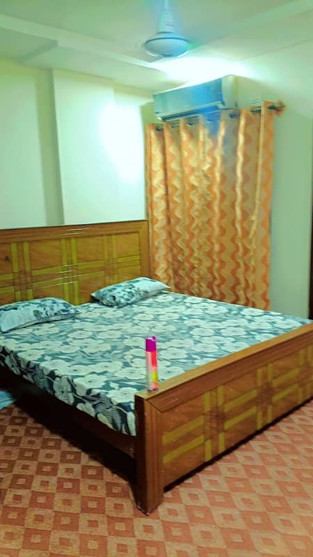 2 bed rom ful furnished safe & scour coupel allow bahria Town safe and secure n 5