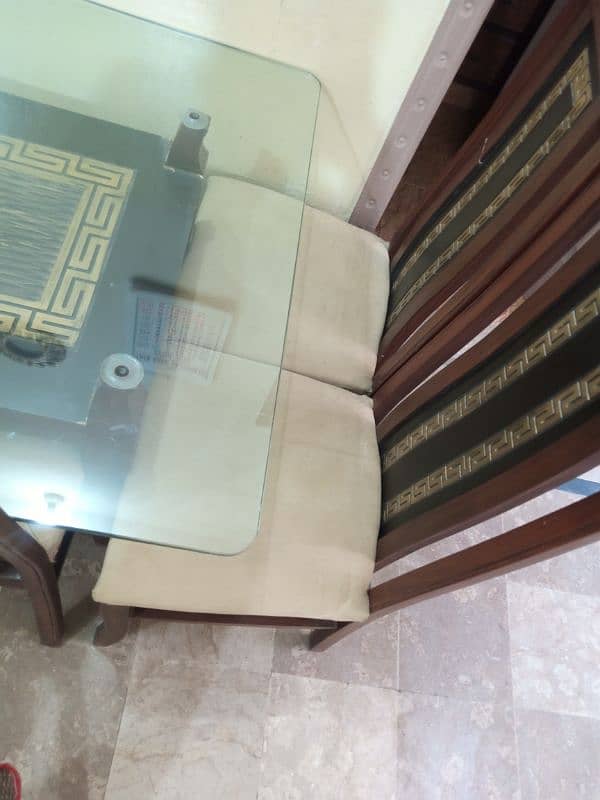Dinning table with mirror. 6 chairs 0