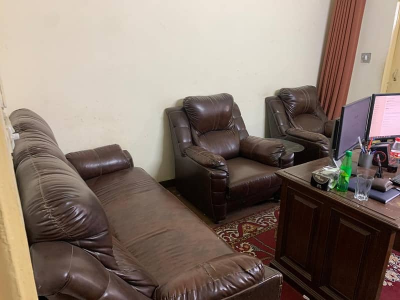 Affordable Office Available For rent In Gulshan-e-Iqbal - Block 13/B 2