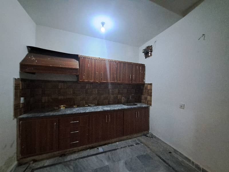 Family Flat separate Electricity and Gas Water bore & tanker 0