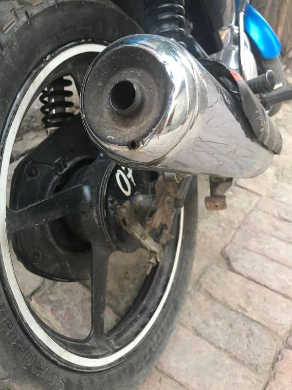 YBR 125 Silencer. original 2017 model urgent for sale 3