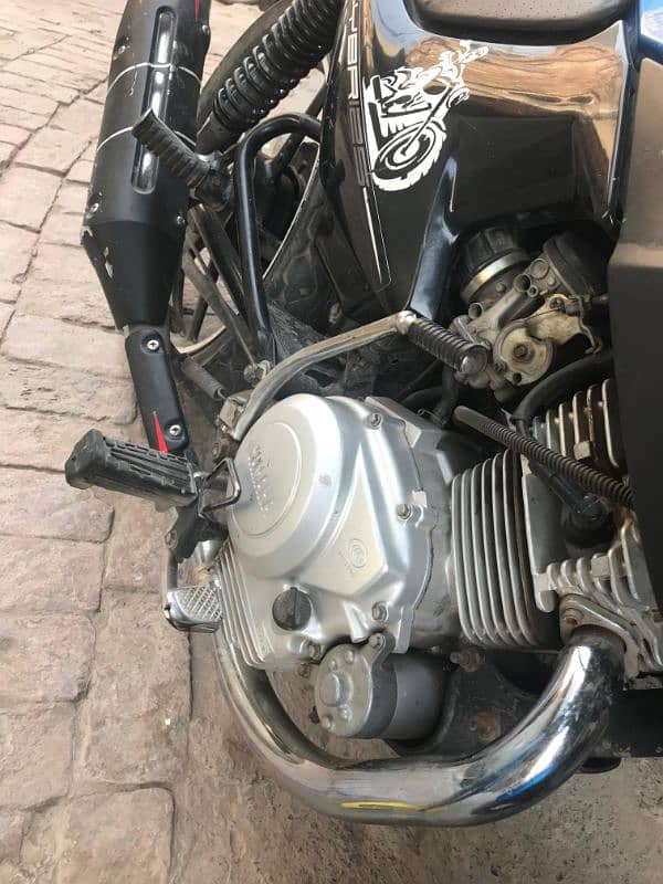 YBR 125 Silencer. original 2017 model urgent for sale 4