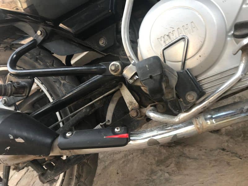 YBR 125 Silencer. original 2017 model urgent for sale 6