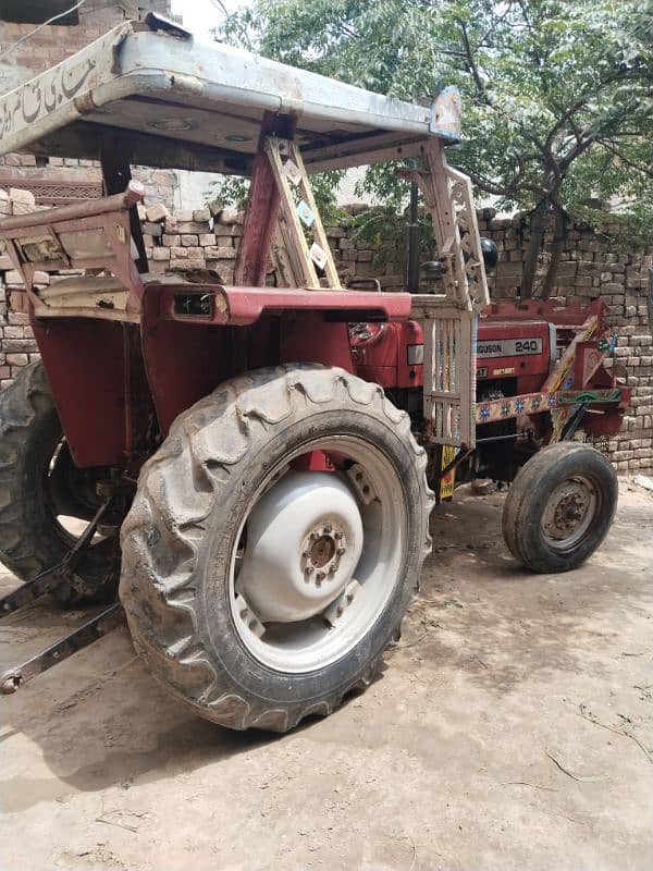 Tractor for urgent sale Messi 240 model 2007 0