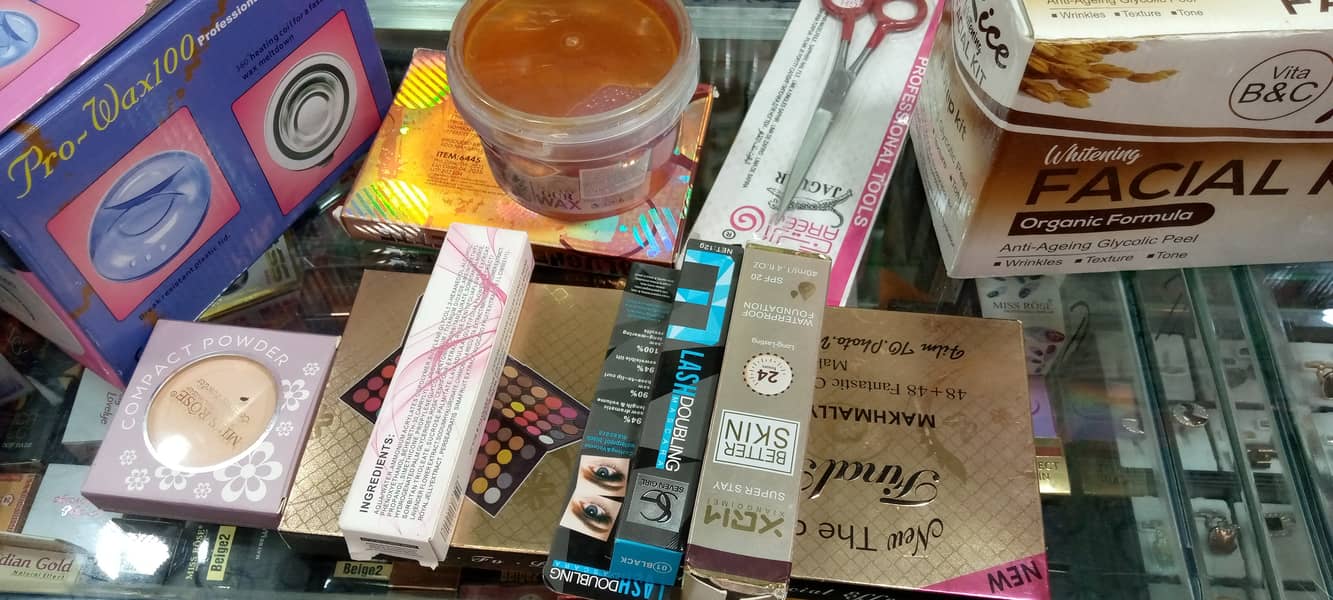 Makeup kit for sale 0