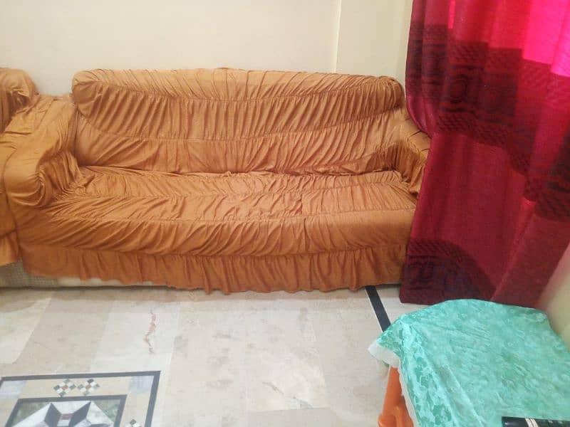 3/1/1 SoFa Set Available For Selling 3