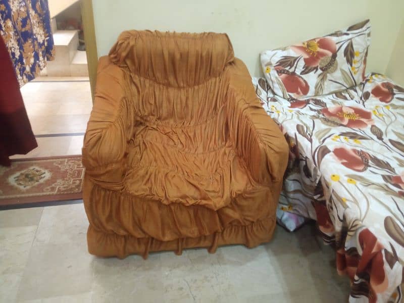 3/1/1 SoFa Set Available For Selling 4