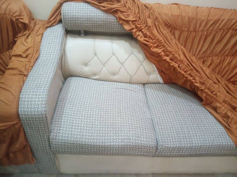 3/1/1 SoFa Set Available For Selling 6