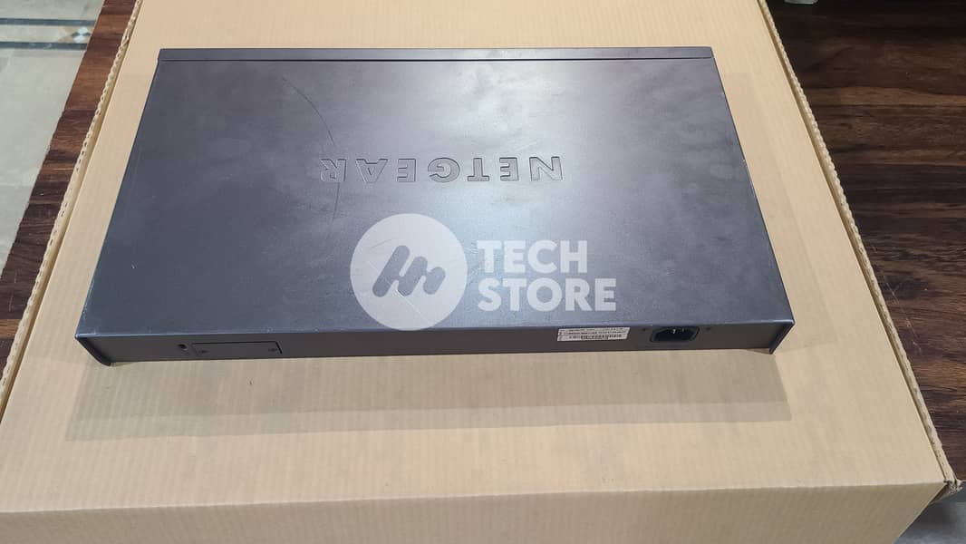 NETGEAR Gigabit Ethernet Smart Switch 28-Port PoE (GS728TPP) (Renewed 4