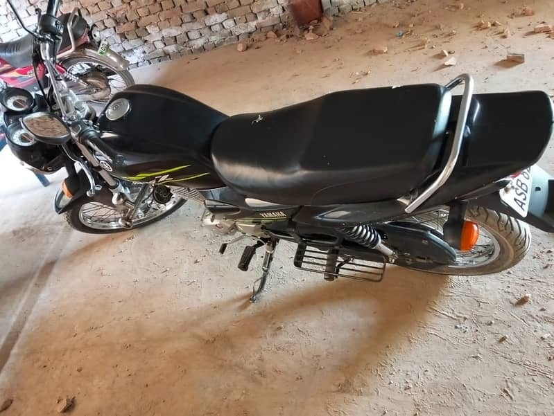 Yamaha YB 125Z Model 2022 0