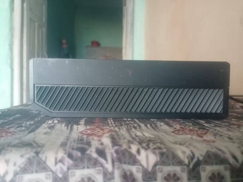 Xbox One 500gb non jailbreak with 3 games disc 2