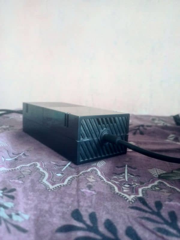 Xbox One 500gb non jailbreak with 3 games disc 6