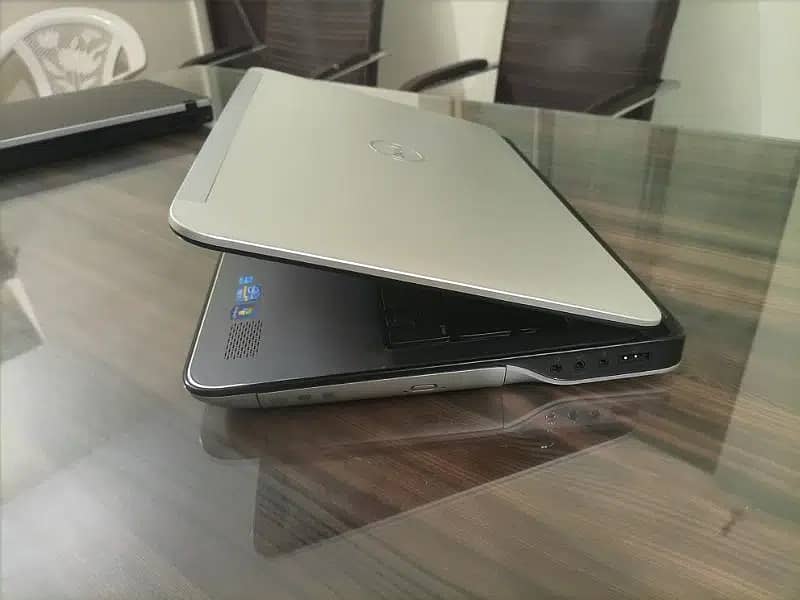 Dell XPS Gaming laptop Core i7 1GB invdia graphic card 8GB/320GB HDD 0