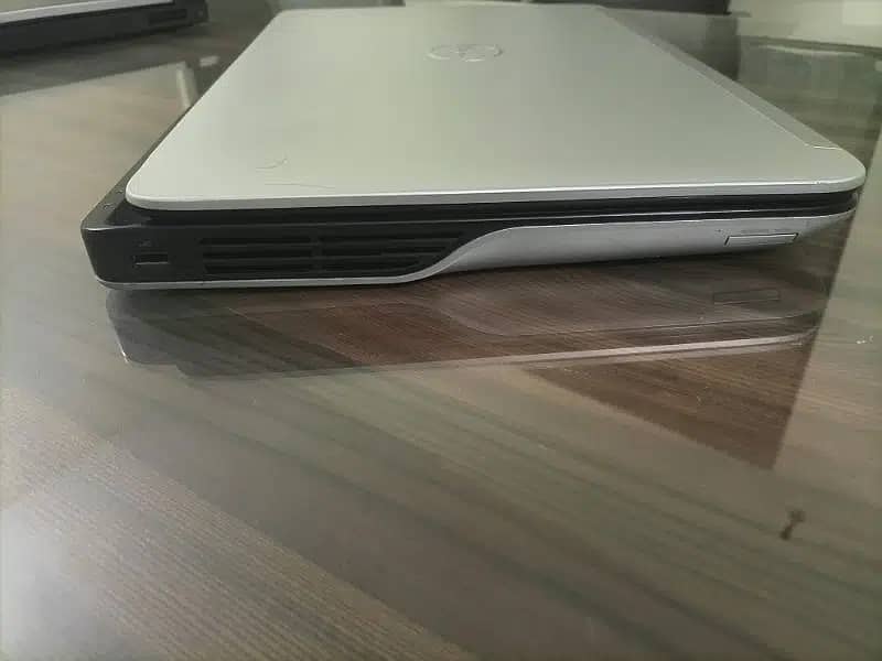 Dell XPS Gaming laptop Core i7 1GB invdia graphic card 8GB/320GB HDD 2