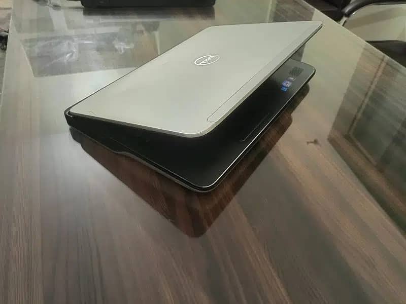 Dell XPS Gaming laptop Core i7 1GB invdia graphic card 8GB/320GB HDD 7