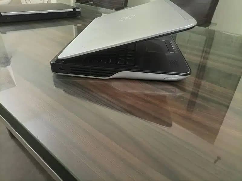 Dell XPS Gaming laptop Core i7 1GB invdia graphic card 8GB/320GB HDD 16