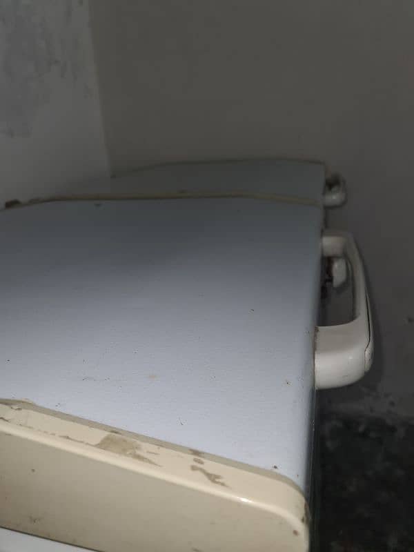 Dawlance TWO DOOR FREEZER 4