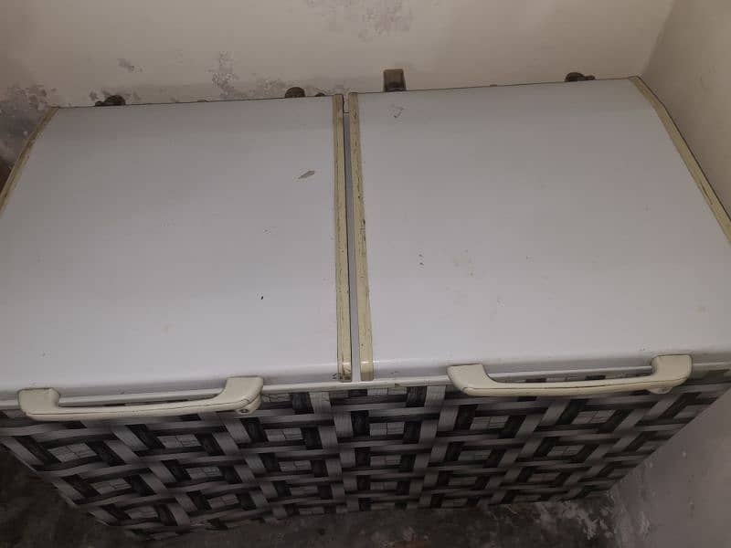 Dawlance TWO DOOR FREEZER 6