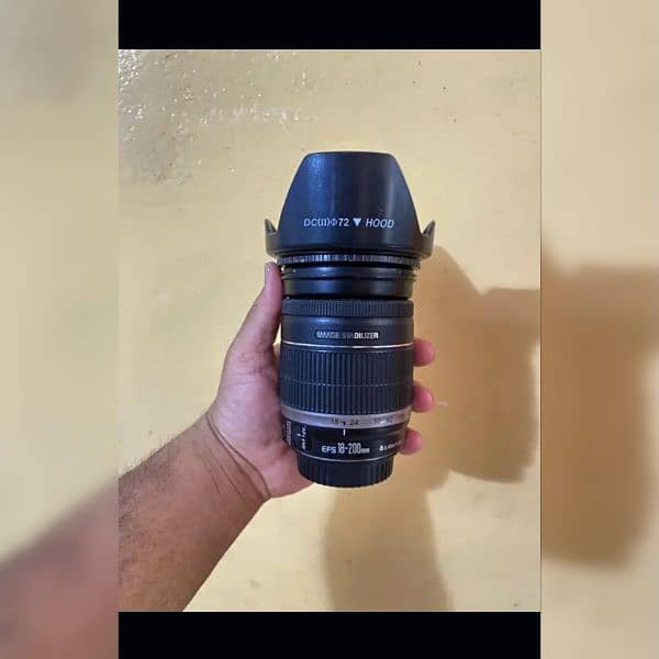 Canon 18-200mm image stablizer lens in new condition 0