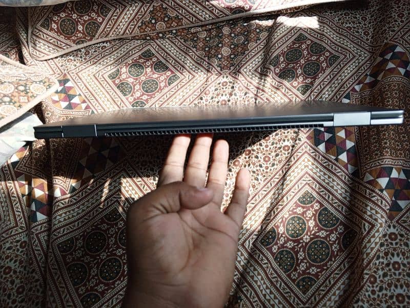 Samsung Galaxy book utra 7 155H 360 touch 9