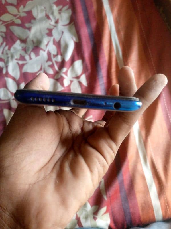 tecno camon 12 air 4/64 only mobile need money  phone 03487260865 2