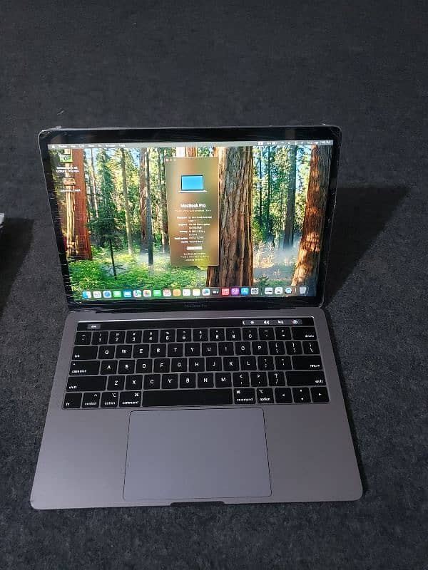 Apple MacBook pro 13inch 2018 core i7 16gb/512gb 7