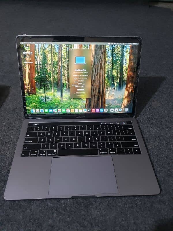 Apple MacBook pro 13inch 2018 core i7 16gb/512gb 8