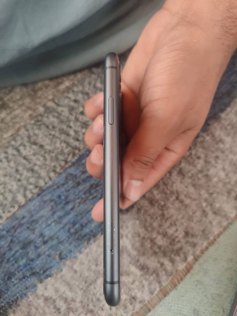 I phone 11 jv 64gb sim working 3 months 2