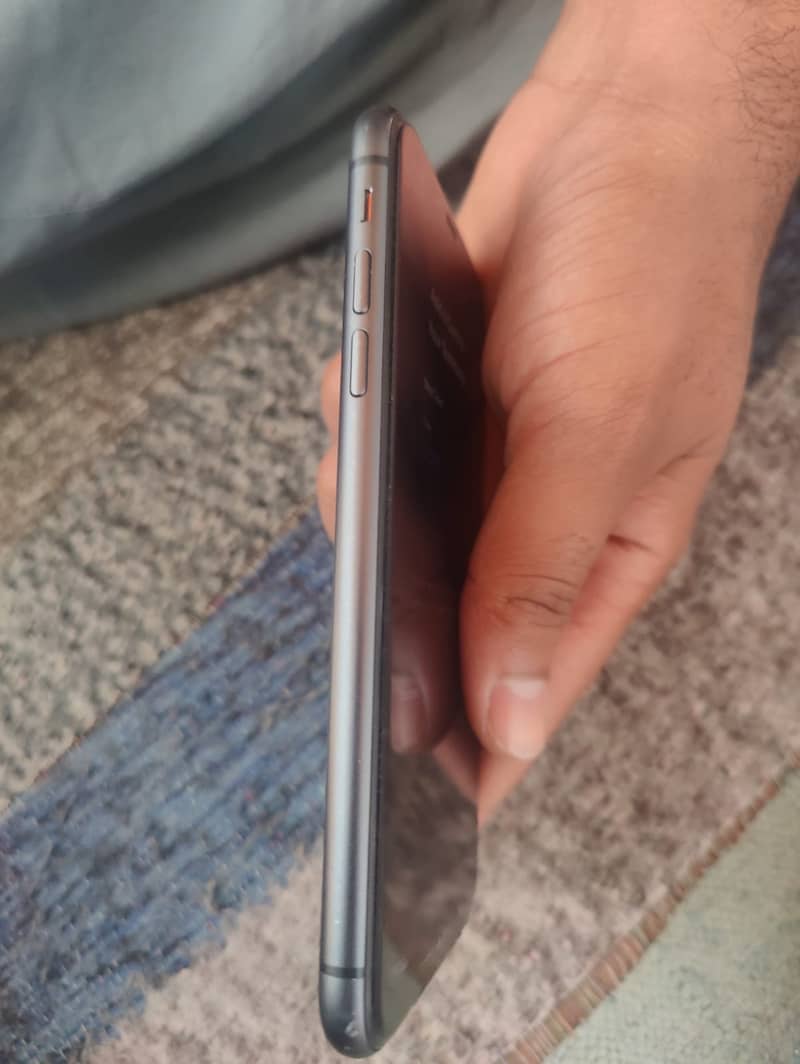 I phone 11 jv 64gb sim working 3 months 3