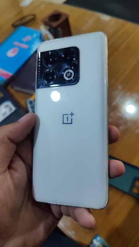 OnePlus 10 pro 2