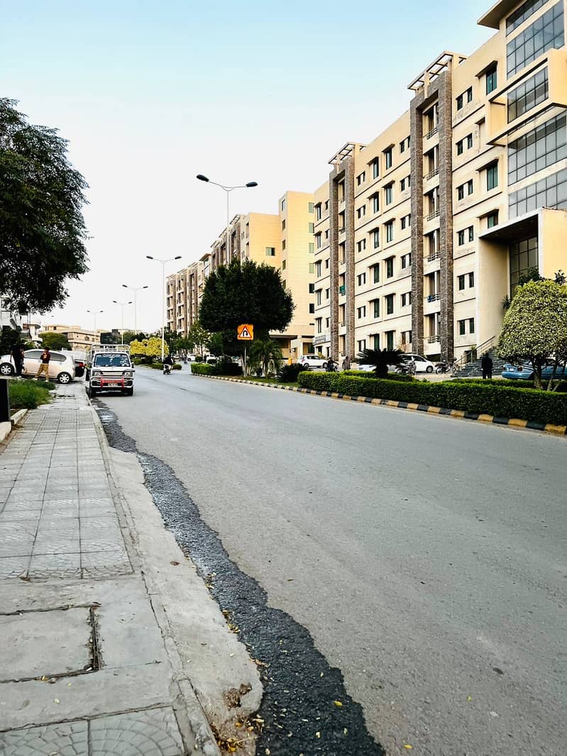 14 Marla Plot Available For Sale in Zaraj 0
