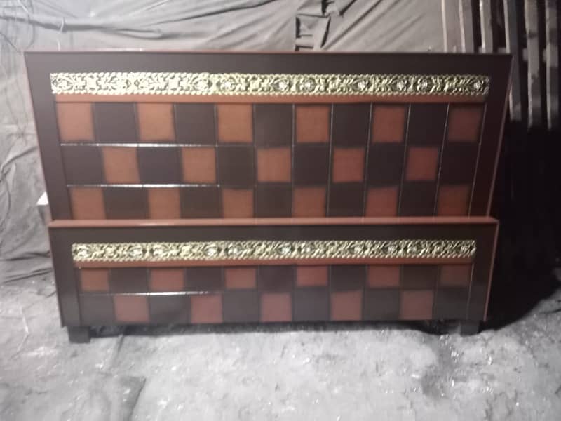 Bed / bed set / king size bed / double bed / wooden bed /side tables 4