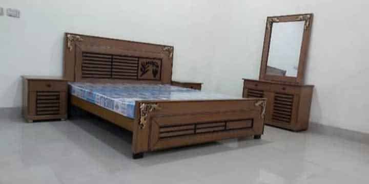 Bed / bed set / king size bed / double bed / wooden bed /side tables 5