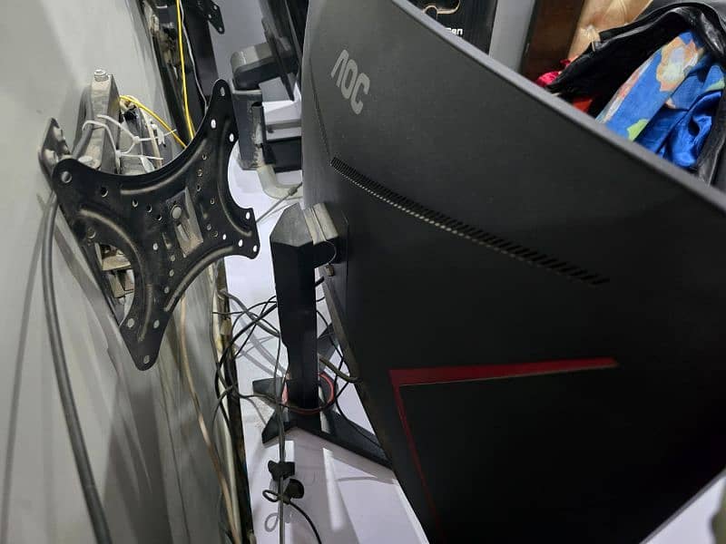 AOC C32G2E 32-inch Curved FHD 1080p LED Gaming Monitor 3
