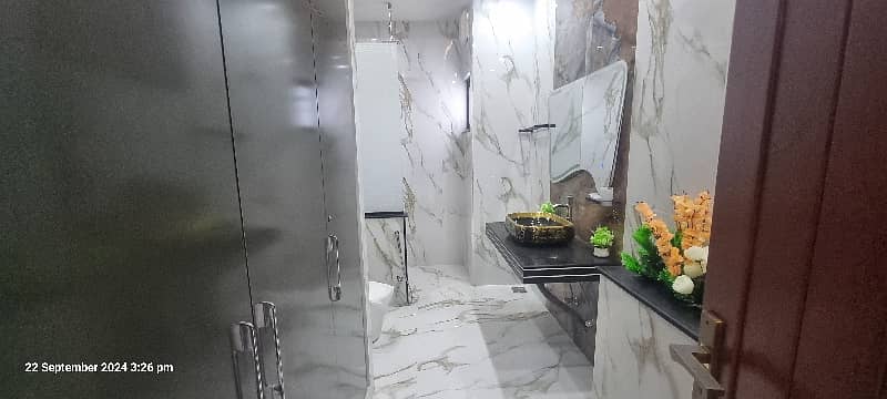 5 Marla Amazing Corner House For Sale In Model City Having 3 Beds 5