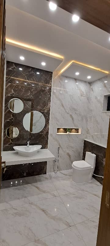 7 Marla Extra Ordinary Beatifull House For Sale In Eden Excutive With 4 Beds 5 Washrooms 8