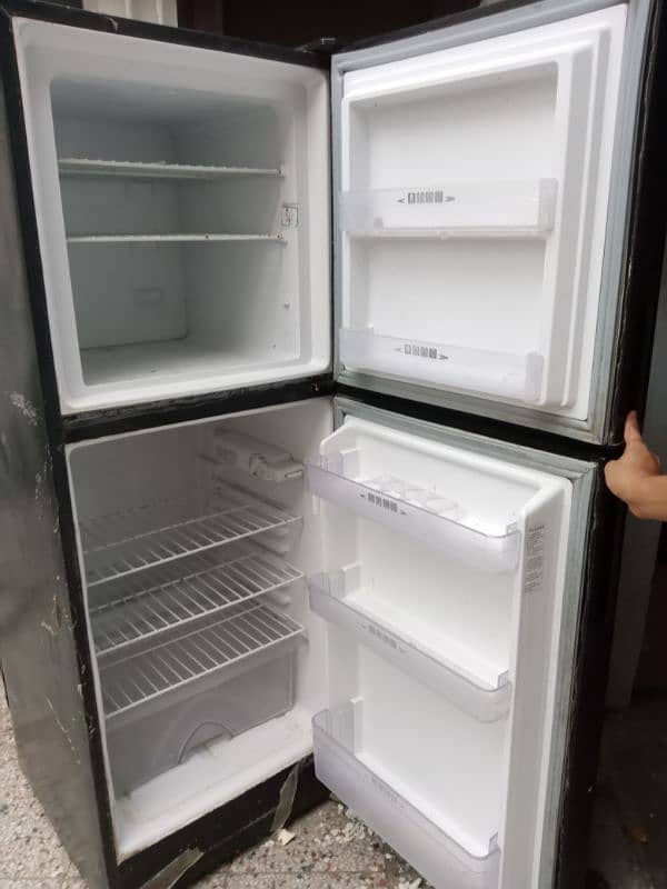 Refrigerator Dawlance 2