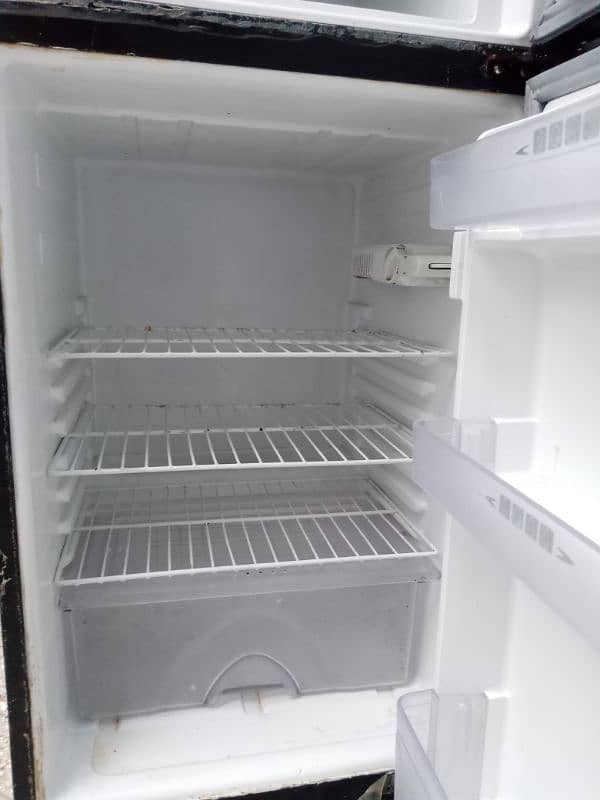 Refrigerator Dawlance 4