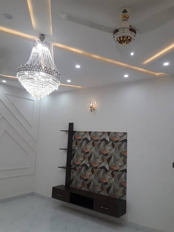 7 Marla Brand New House For Sale In Eden Valley Extra Modernized Having 4 Beds 5 Washrooms Drawing Dining 19