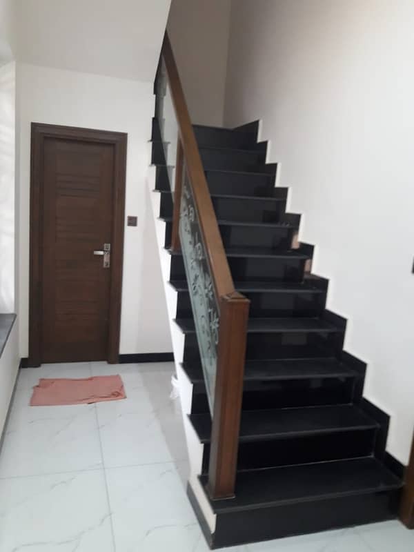 7 Marla Brand New House For Sale In Eden Valley Extra Modernized Having 4 Beds 5 Washrooms Drawing Dining 25