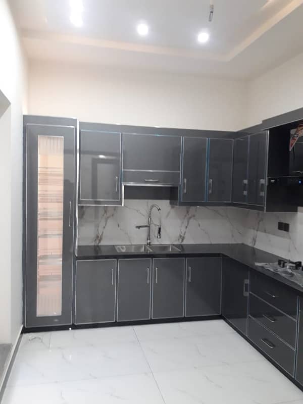 7 Marla Brand New House For Sale In Eden Valley Extra Modernized Having 4 Beds 5 Washrooms Drawing Dining 27