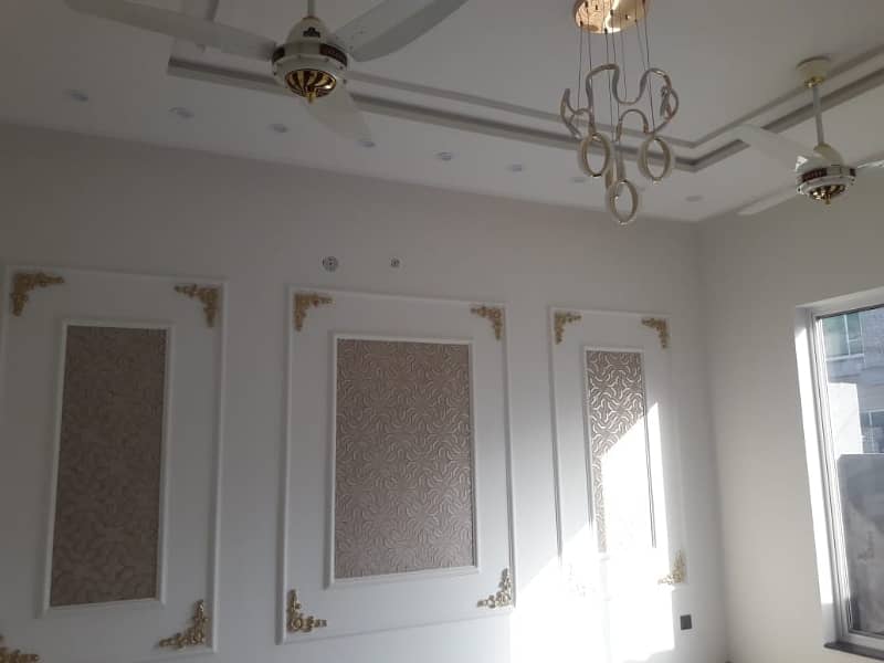 7 Marla Brand New House For Sale In Eden Valley Extra Modernized Having 4 Beds 5 Washrooms Drawing Dining 28