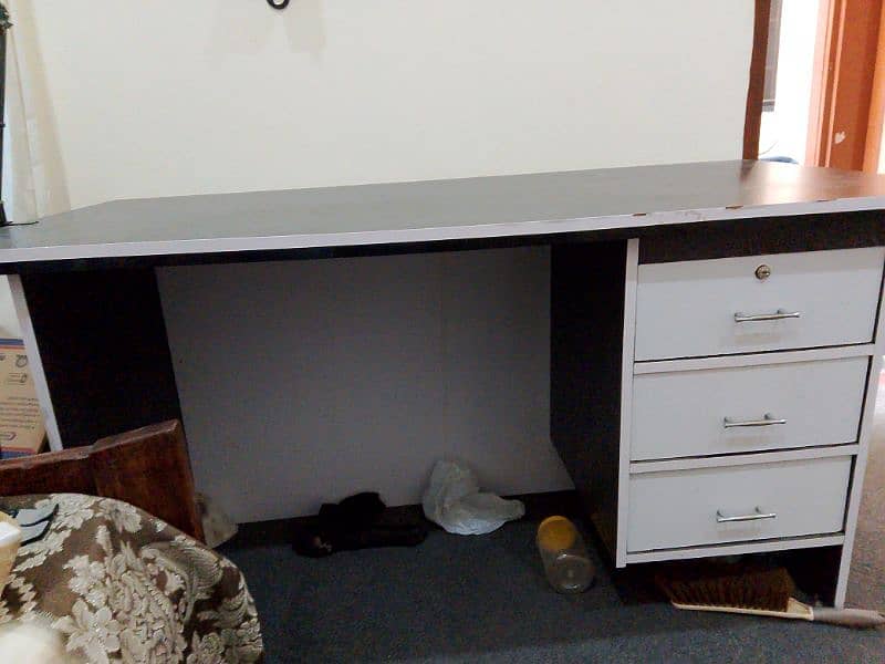 Computer Table for Sale 3
