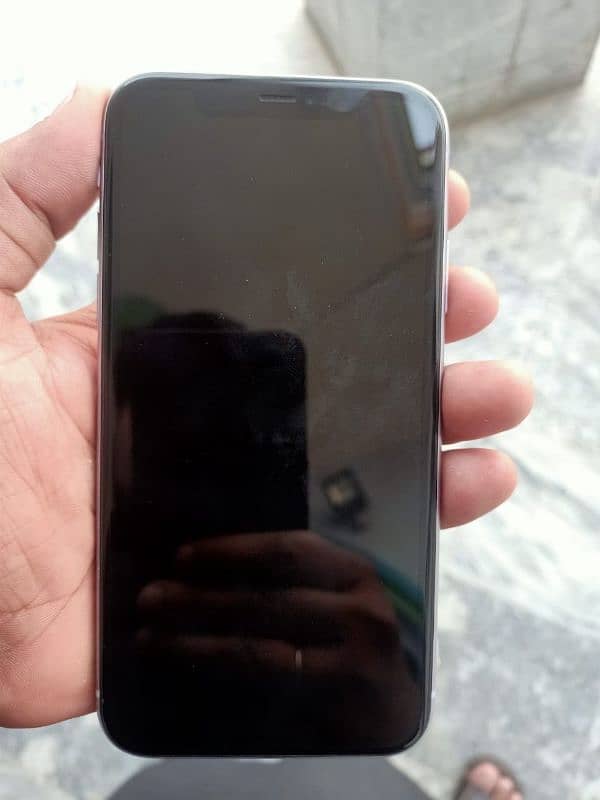 Iphone 11 64gb 10/10 condition non pta factory unlocked 2