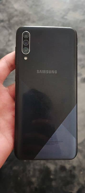 samsung A30s 4/128 3