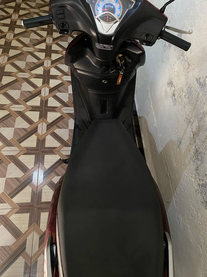 United Scooty 100cc Self Start In Brand New Condition 4