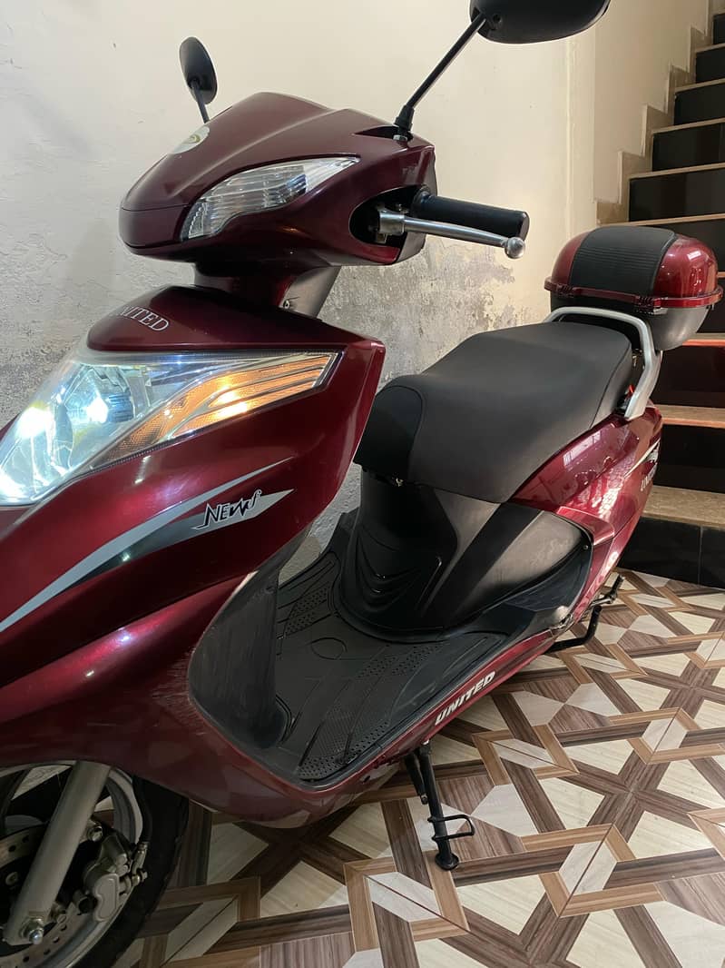 United Scooty 100cc Self Start In Brand New Condition 5