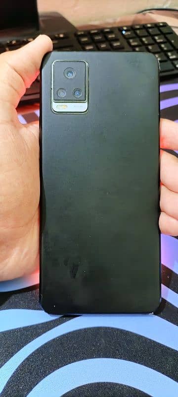 Vivo V20 1